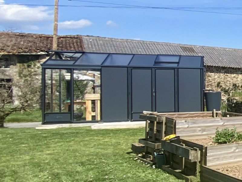 Luxia — oranjerie din aluminiu și sticlă securizată, LAMS