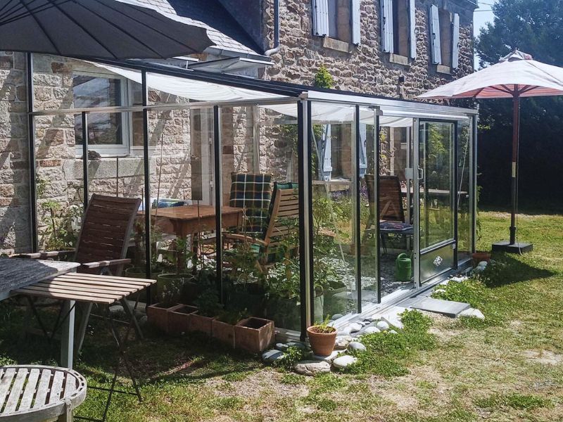 Luxia Lean-to — oranjerie adosată din aluminiu și sticlă securizată, LAMS